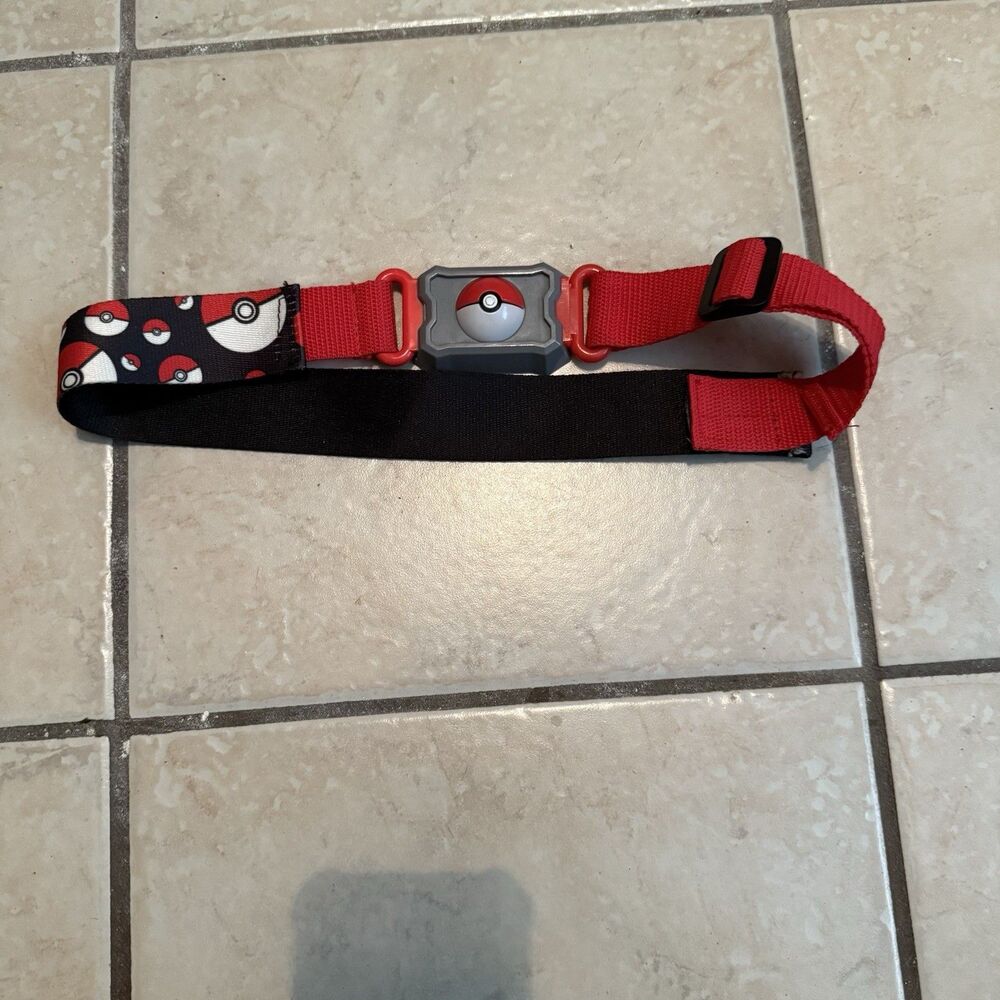 TOMY Pokemon Adjustable Belt Clip & Carry Poke Ball Belt Red